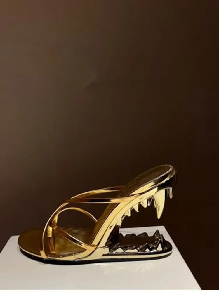 2025 Summer New Metal Tiger Teeth Single Shoes