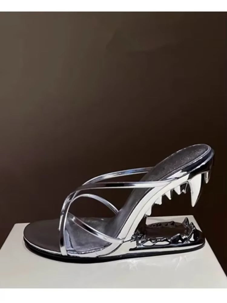2025 Summer New Metal Tiger Teeth Single Shoes