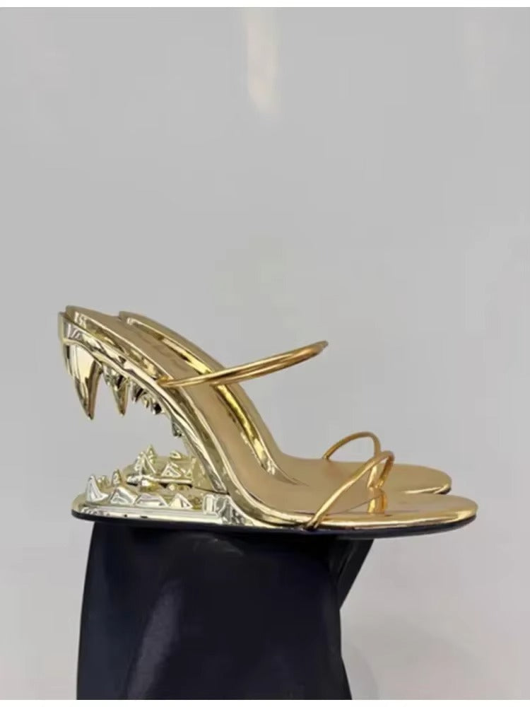 2025 Summer New Metal Tiger Teeth Single Shoes
